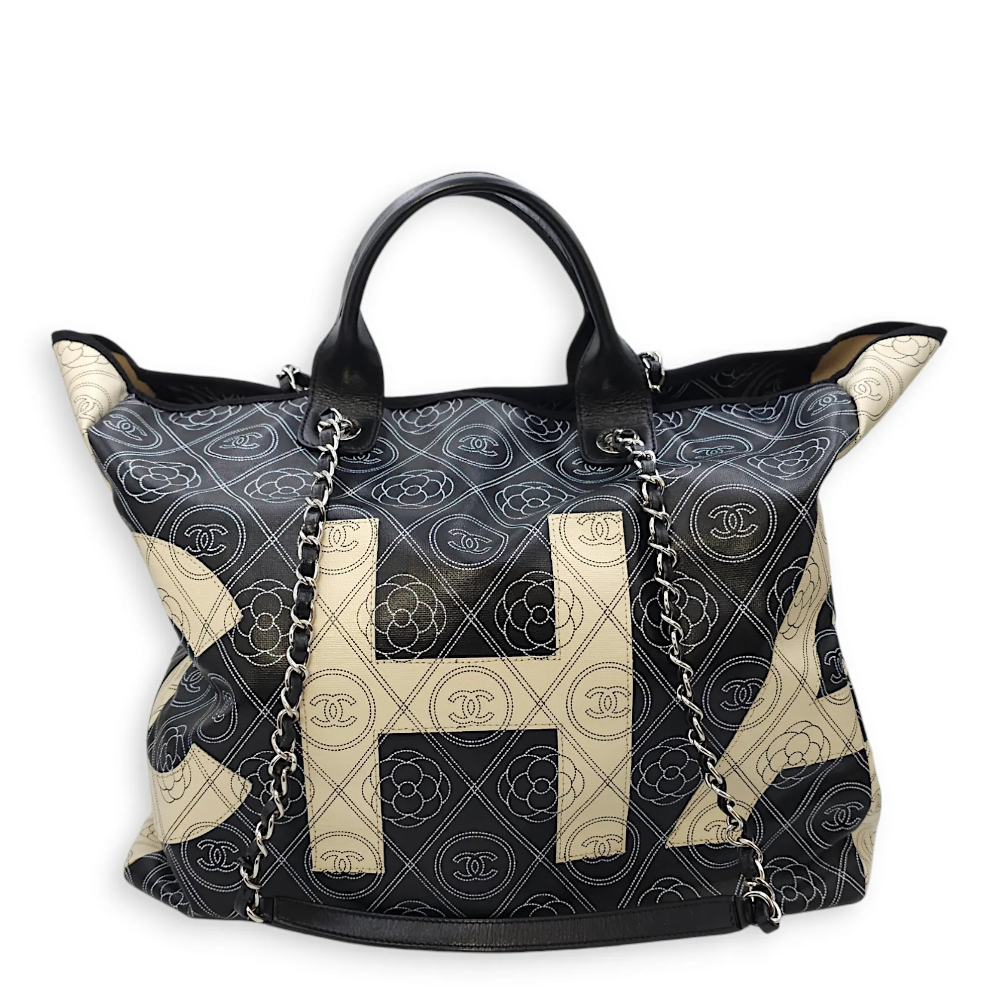 Camellia Logo Printed Deauville Black & cream Tote Bag in Coated Canvas, Silver hardware