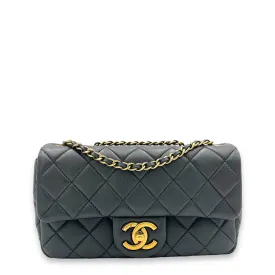 Classic Black Crossbody Bag in Lambskin, Gold hardware