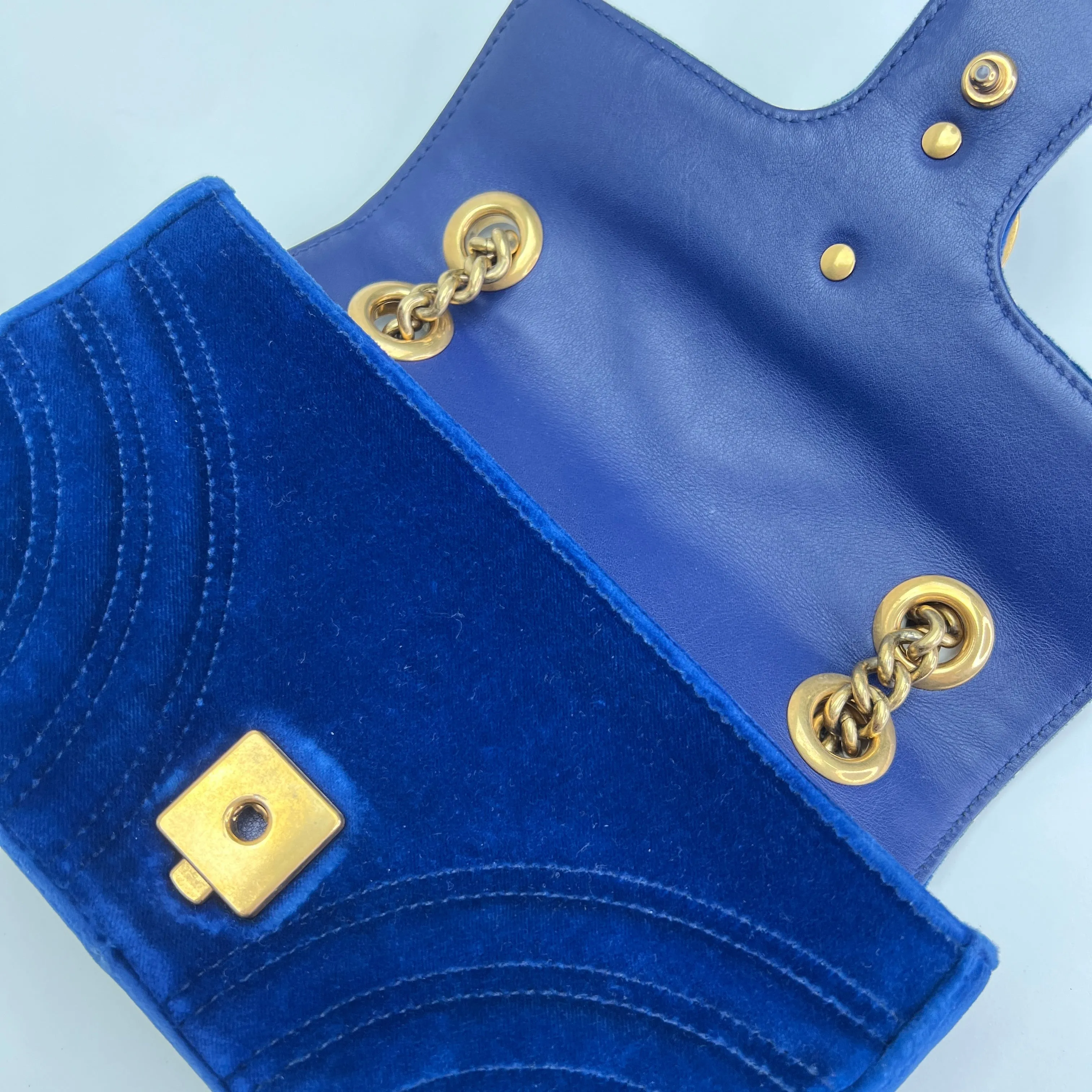 GG Marmont Mini Blue Crossbody Bag in Velvet, Gold hardware