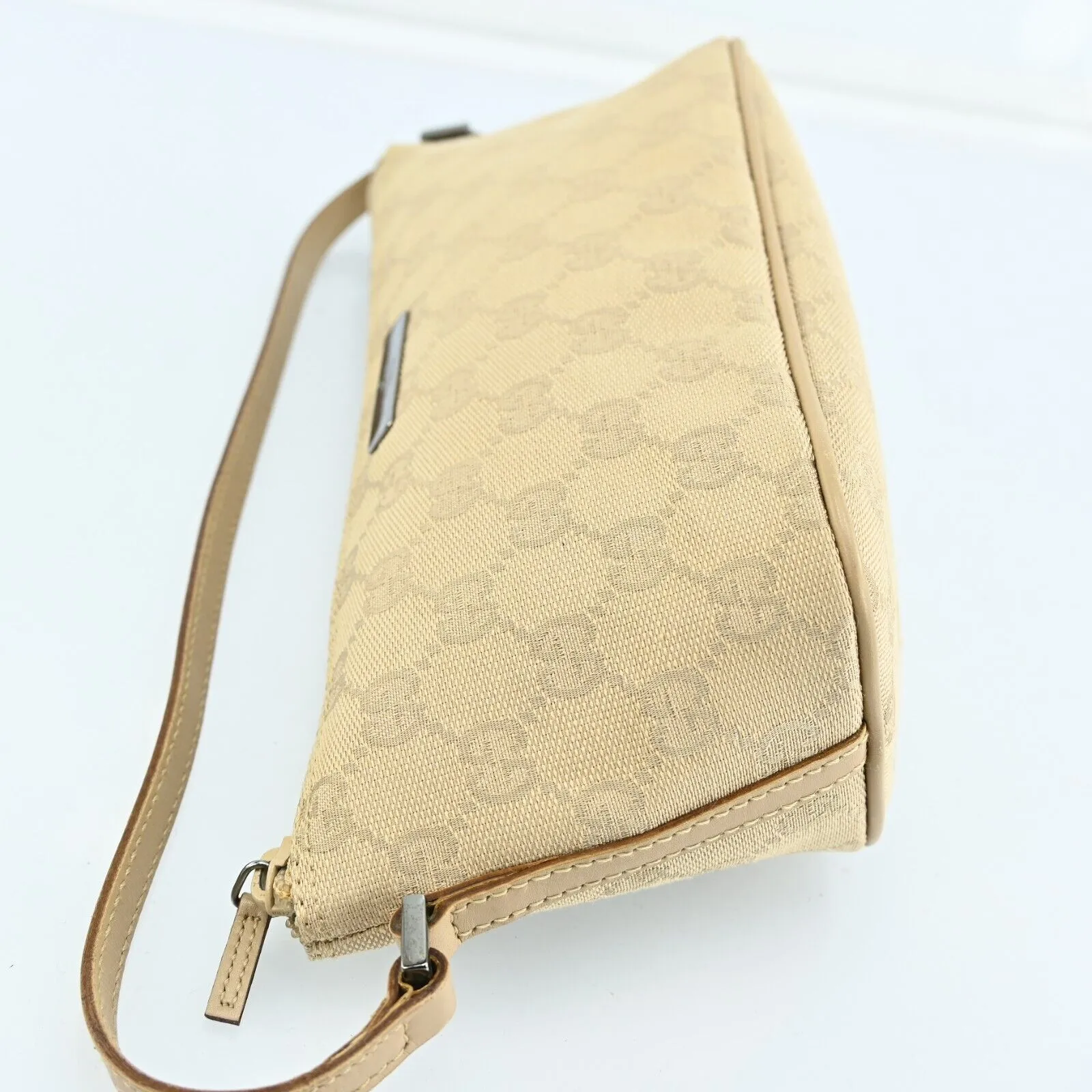 Gucci Hand Bag Pouch Gg Canvas