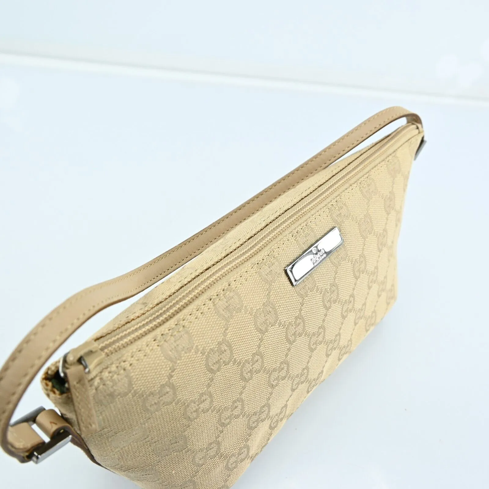 Gucci Hand Bag Pouch Gg Canvas