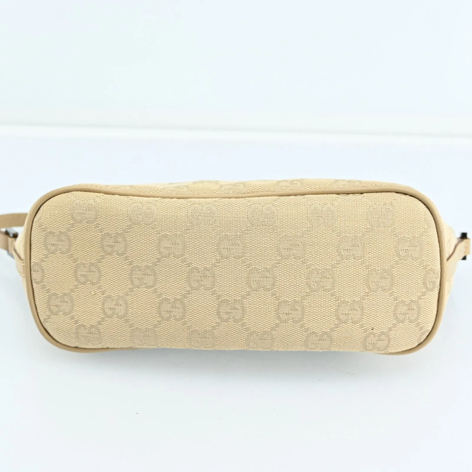 Gucci Hand Bag Pouch Gg Canvas