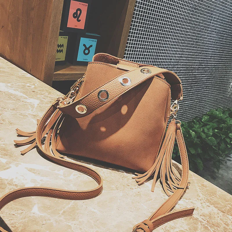 Vintage Female Zipper Leather Bucket Bag With Tassel For Daily Use